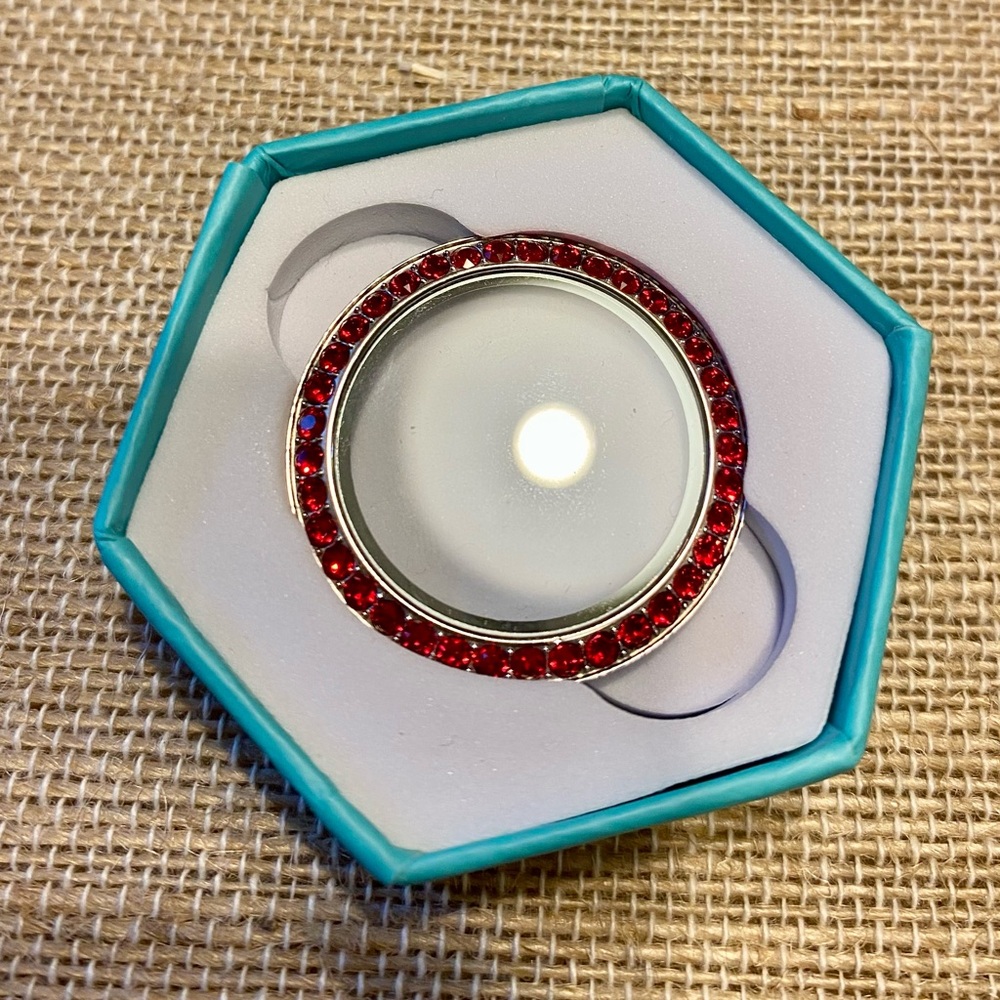 NIB Origami Owl Living Locket Large Red Crystal Twist Locket Face (retired)